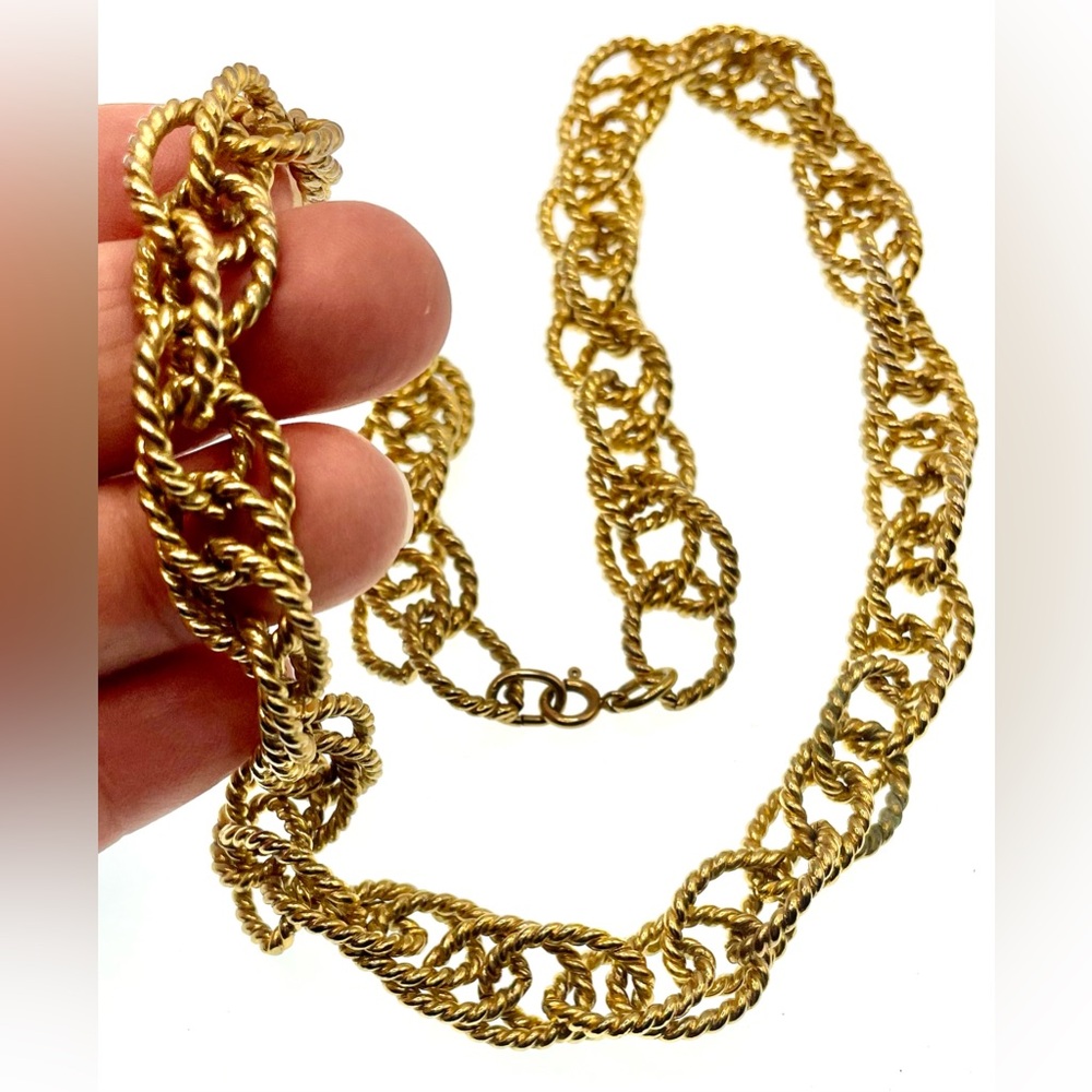 Vintage Stunning Gold Tone Large Textured Linked Necklace - Picture 2 of 6